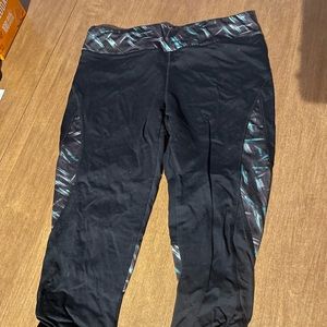 Capri leggings workout attire